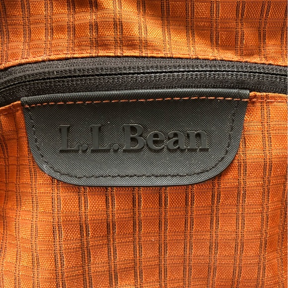 L.L. Bean messenger bag in orange - Picture 3 of 11